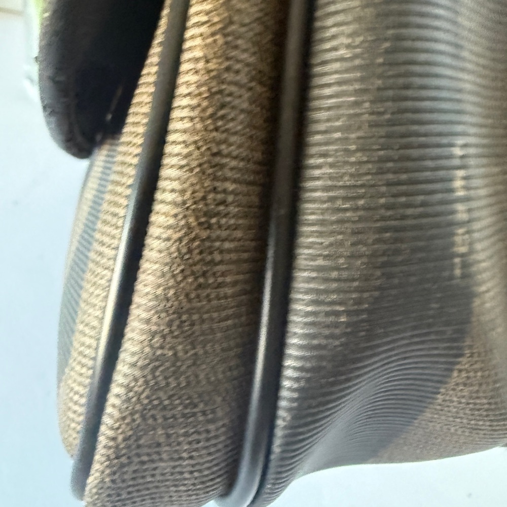 Authentic Fendi Roma Shoulder/Crossbody Bag - Picture 10 of 17